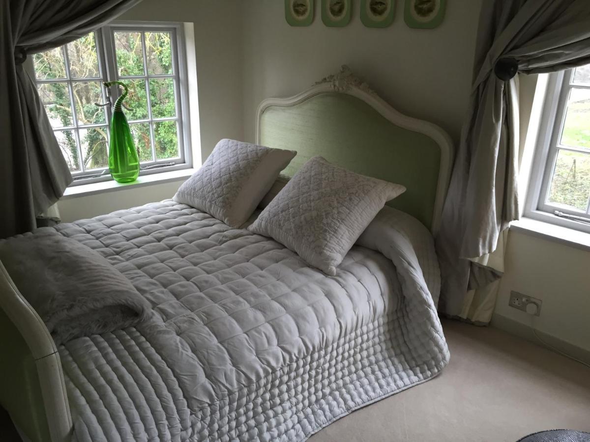 Castle Mill Bed And Breakfast Dorking Exteriör bild